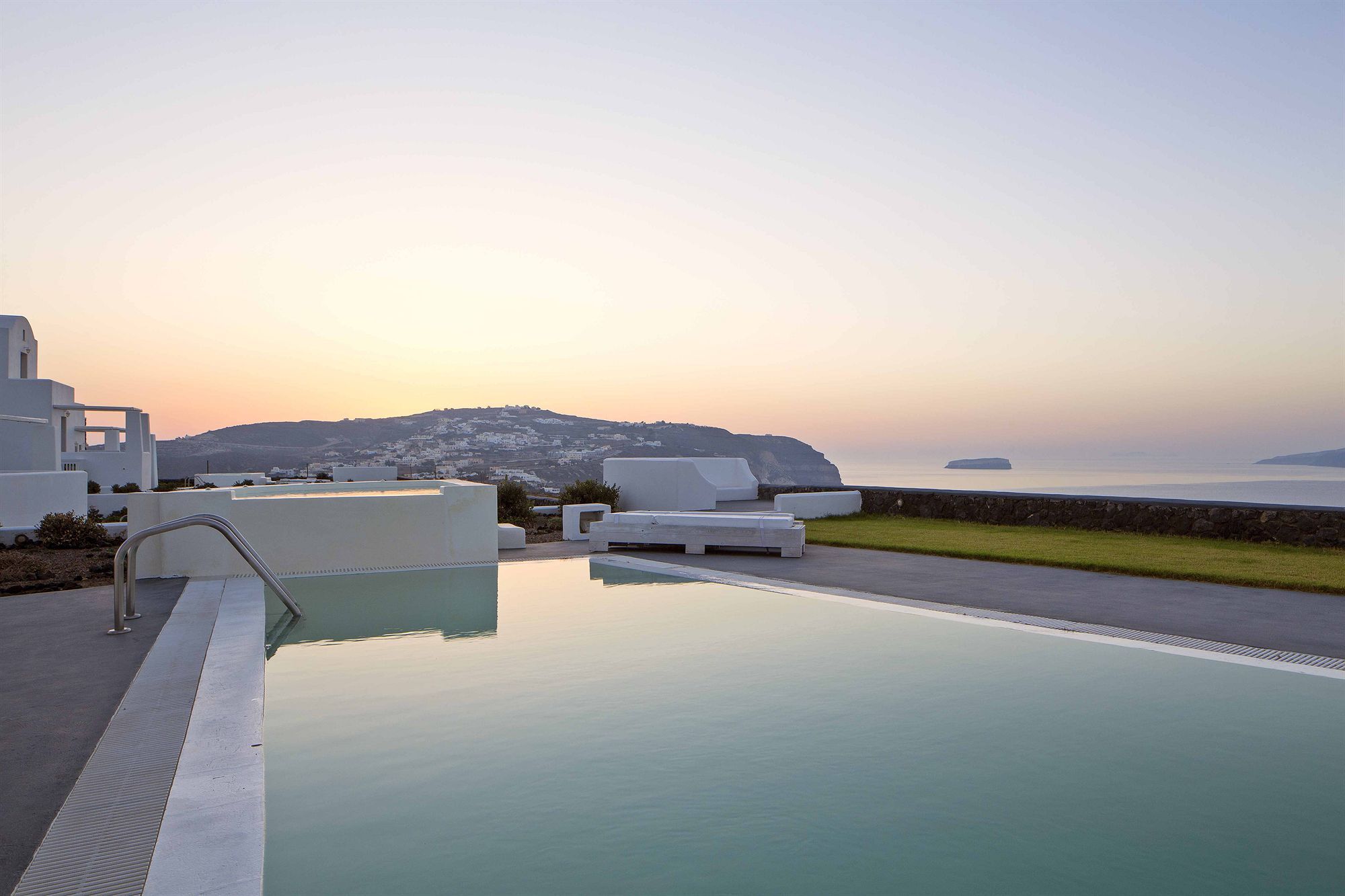 Santorini Princess Presidential Villa Akrotírion